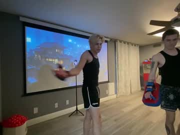 Twinkzz101 Chaturbate stream image from February 13, 2025