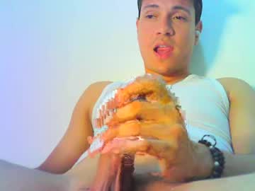 Yonat_ Chaturbate stream image from February 13, 2025
