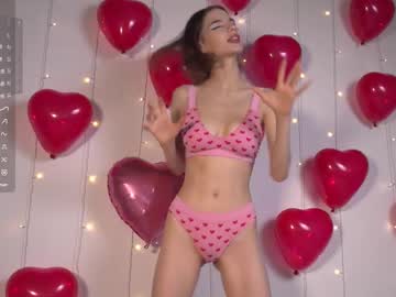 Happynewdear Chaturbate stream image from February 14, 2025