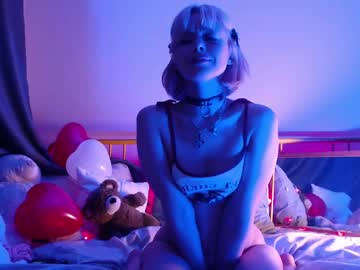 Katie_Deville Chaturbate stream image from February 14, 2025