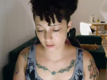 Merida__Freckles Chaturbate stream image from February 14, 2025