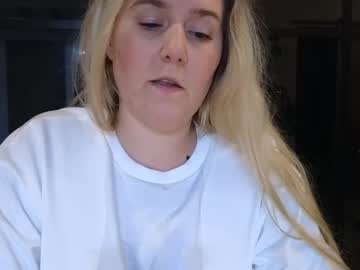 Theauroramae Chaturbate stream image from February 14, 2025