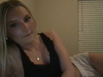 Bellagreyoxo Chaturbate stream image from February 14, 2025