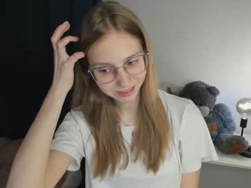 Chillichi Chaturbate stream image from February 14, 2025