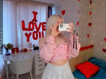 Dominohiett Chaturbate stream image from February 14, 2025