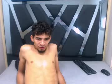 Kawazaki_Zaki Chaturbate stream image from February 14, 2025