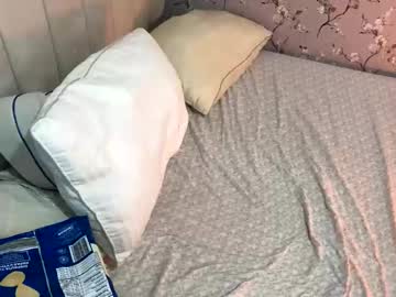 Laura_D23 Chaturbate stream image from February 14, 2025
