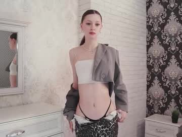 Cwenhardey Chaturbate stream image from February 14, 2025