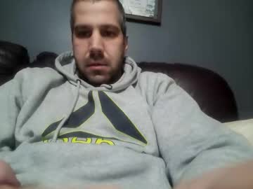 Oliverainz Chaturbate stream image from February 14, 2025