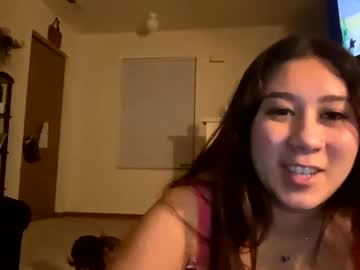 Angeevee19 Chaturbate stream image from February 14, 2025