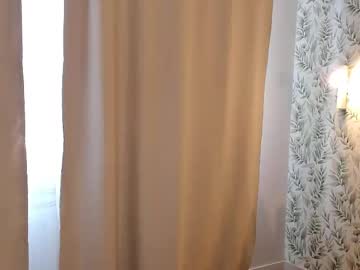 Esmahastey Chaturbate stream image from February 14, 2025