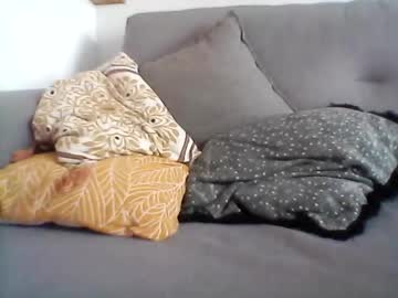 Charles42222 Chaturbate stream image from February 14, 2025