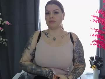 Reynaraven Chaturbate stream image from February 14, 2025