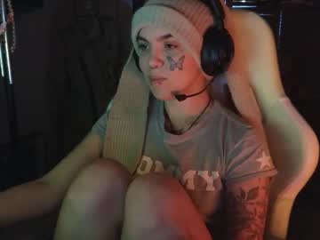 Bluedweeb Chaturbate stream image from February 14, 2025