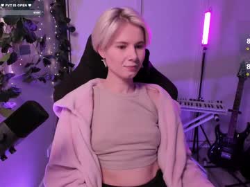 Imnotmia Chaturbate stream image from February 14, 2025