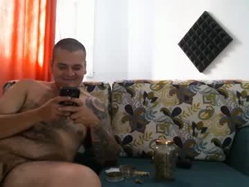 Divavic_24 Chaturbate stream image from February 14, 2025
