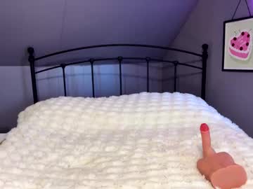 Selenaxchloe Chaturbate stream image from February 14, 2025