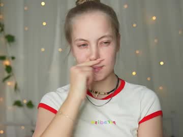 Appr0ved Chaturbate stream image from February 14, 2025