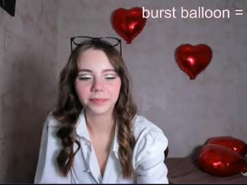 Mia_Com Chaturbate stream image from February 14, 2025