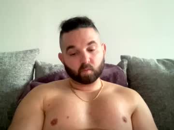Beachboyhardonyou Chaturbate stream image from February 14, 2025