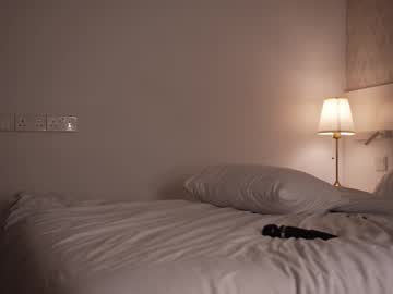 Kriss0leoo Chaturbate stream image from February 14, 2025