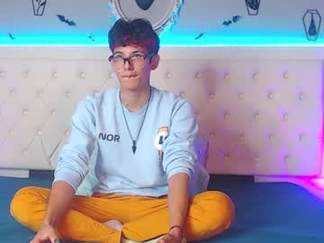 Desmondconnor Chaturbate stream image from February 14, 2025