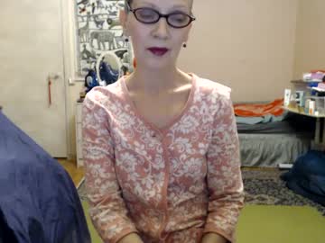 Kiuminberry Chaturbate stream image from February 14, 2025