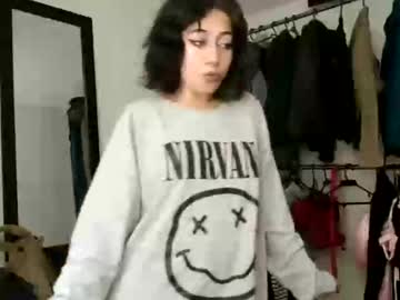 Revek_Uwu Chaturbate stream image from February 14, 2025