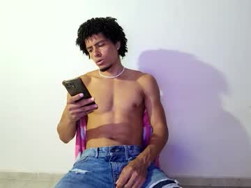 Tedoyduro1 Chaturbate stream image from February 14, 2025
