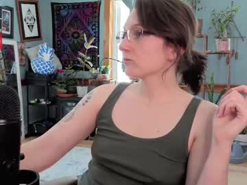 Artiepaints Chaturbate stream image from February 14, 2025