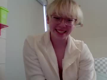 Blonde_Katie Chaturbate stream image from February 14, 2025