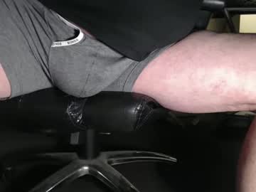 Hungaussie8inch Chaturbate stream image from February 14, 2025