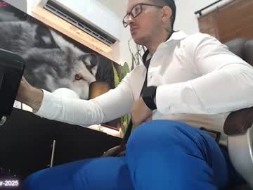 Randylukehot Chaturbate stream image from February 14, 2025