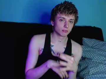 Axxxturel Chaturbate stream image from February 14, 2025