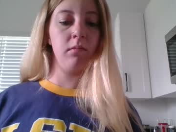 Dezzy_Bug_ Chaturbate stream image from February 14, 2025