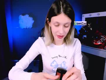 Isa_Luxury Chaturbate stream image from February 14, 2025