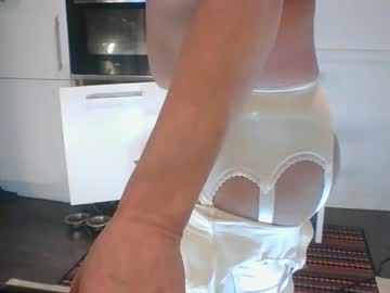 Iwannabe2020 Chaturbate stream image from February 14, 2025