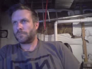 Oiln420 Chaturbate stream image from February 14, 2025