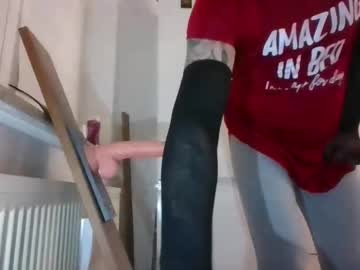 Ruskinni1893 Chaturbate stream image from February 14, 2025