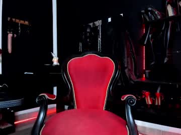 Missdarklady Chaturbate stream image from February 14, 2025
