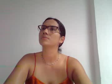 Yulig24 Chaturbate stream image from February 14, 2025