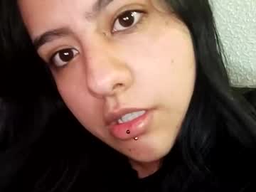 Danielleeegomez Chaturbate stream image from February 14, 2025