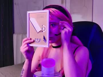 Karinahayes Chaturbate stream image from February 14, 2025