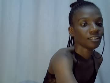 Pettitelavishey1 Chaturbate stream image from February 14, 2025