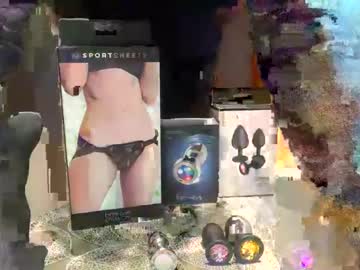 Thelovesones Chaturbate stream image from February 14, 2025