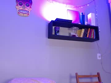 Jullyjuicy Chaturbate stream image from February 15, 2025