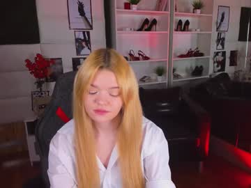 Taramilller Chaturbate stream image from February 15, 2025