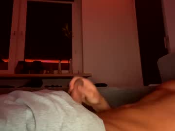 Xbonbonx Chaturbate stream image from February 15, 2025