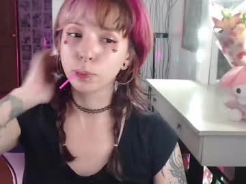 Kitsunearineko Chaturbate stream image from February 15, 2025