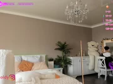 Jinny_Gold Chaturbate stream image from February 15, 2025
